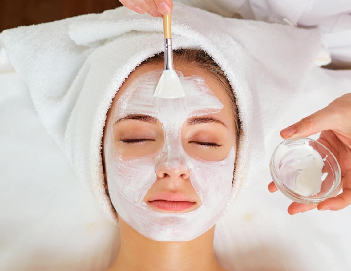 Kasvohoitotyöskentely